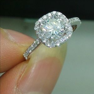 New High Quality White Gold Simulated Diamond Ring